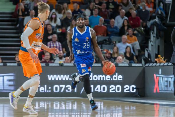 段普遍积极 段普遍积极